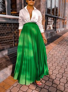 DETAILS pleated Solid color High waist Casual style SIZE CHART Size Length Waist S 107cm | 42.1 in 65cm | 25.6 in M 108cm | 42.5 in 69cm | 27.2 in L 109cm | 42.9 in 73cm | 28.7 in XL 110cm | 43.3 in 77cm | 30.3 in XXL 111cm | 43.7 in 81cm | 31.9 in Long Green Pleated Skirt, Green Pleated Skirt, Womens Pleated Skirt, High Waisted Pleated Skirt, Rock Outfit, Pleated Long Skirt, Stylish Skirts, Pleated Maxi Skirt, Outfit Jeans