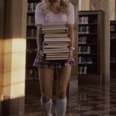 2000s School Aesthetic, Elle Woods Aesthetic, Study Moodboard, Grace Gardner, Woods Aesthetic, Boarding School Aesthetic, Studying Motivation, Pink Academia, Chick Flick