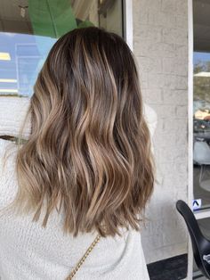 A beautiful hand-painted seamless natural highlight! Schedule an appointment today with one of our Balayage Experts, and experience the difference this technique can make! 904.260.8339 Short Partial Balayage, Beautiful Balayage Hair, Low Maintenance Brown Highlights, Honey Blonde Lob Balayage Hair, Biscuit Balayage Hair, Subtle Balayage Short Hair, Dark Blonde Balayage Short Hair, Teddy Bear Brown Balayage, Brown And Blonde Balayage Mid Length