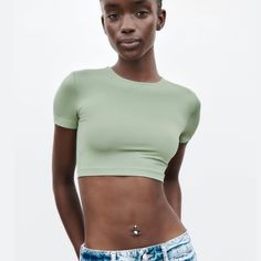 New With Tags No Stains Or Damage Save Money On Shipping And Bundle Smoke Free Home Open To Offers #833 Green Stretch Crew Neck Crop Top, Green Seamless Short Sleeve Top, Basic Green Stretch Crop Top, Seamless Short Sleeve Crop Top For Spring, Spring Seamless Short Sleeve Crop Top, Spring High Stretch Short Sleeve Crop Top, High Stretch Short Sleeve Crop Top For Spring, Basic Green Crop Top, Fitted Green Seamless Crop Top