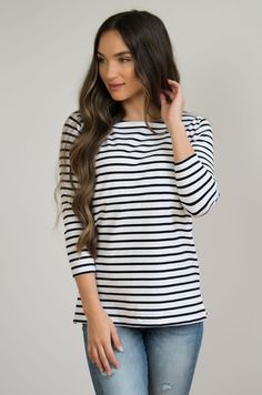 NURSING QUEEN Striped Nursing Top for Breastfeeding - Black and White Stripes Nursing Clothes Breastfeeding, Nursing Tops Breastfeeding, Nursing Outfit, Nursing Style, Mom And Baby Outfits, Nursing Dresses, Breastfeeding Fashion, Breastfeeding Shirt, Cry It Out