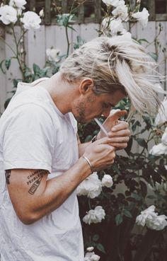 Blond Dyed Hair Men, Mens Hair Blonde, Blond Dyed Hair, Hair Men Long, Asian Men Hairstyles, White Hair Men, Dyed Hair Men, Mens Toupee, Hair Color Men