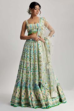 Traditional Dresses Indian, Indian Outfits Modern, Party Wear Indian Dresses, Quick Outfits, Indian Wedding Outfits