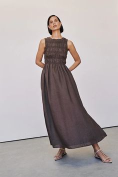 The Best Linen Clothing Brands to Try for Spring and Summer - the gray details Gathered Circle Skirt, Bitter Chocolate, Leg Split, Linen Clothing, Linen Midi Dress, Linen Maxi Dress, Beauty Clothes, Clothing Brands, Fashion Board