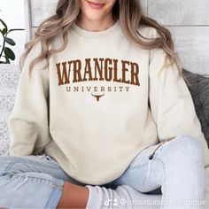 Western Wrangler Sand Sweatshirt. Western Look Is In. Minimalist Western, White Jeggings, Sweatshirt Western, Western Sweatshirts, Black Long Sleeve Sweater, Boho Sweater, College Sweatshirt, Maroon Sweater