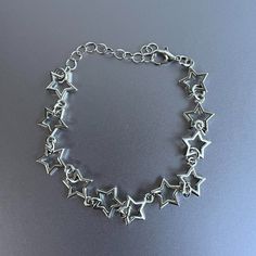 Y2k 2000s Style Star-Stacked Cute Goth Grunge Silver Bracelet These Chains Are Unisex! Adjustable Length 8.5in Length Brand New Emo Aesthetic Jewelry, Cute Silver Accessories, Webcore Accessories, Star Accessories Y2k, Chain Accessories Grunge, Grunge Silver Jewelry, Soft Grunge Jewelry, Grunge Jewelry Bracelets, Silver Jewelry Necklace Stack