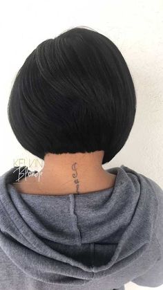 Bob Hairstyles Layered, Bob Hairstyles For Black Women, Hairstyles Layered, Undercut Haircut, Messy Bob Hairstyles, Stacked Bob, Layered Bob Short, Easy Hairstyles For Medium Hair, Layered Bob Hairstyles