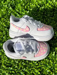 Spring Low-top Sneakers, Cute Sneakers With Rubber Sole, Cute White Closed Toe Sneakers, Cute Low-top Sneakers With Soft Sole, Cute Pink Custom Sneakers With Round Toe, Cute Custom Pink Sneakers With Round Toe, Playful White Customizable Sneakers, Playful Sneakers With Soft Sole, Pink Low-top Sneakers For Daycare