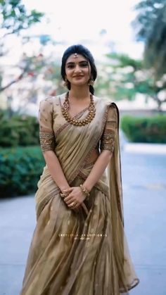 Traditional South Indian Blouse Designs, Golden Silk Long Dress, Gold Saree Blouse Design Indian Weddings, Old Style Half Saree, South Indian Bride Half Saree, Hairstyles For Langa Voni, Golden Designer Saree, Lehenga Voni Half Saree, Gold Sarees For Bride