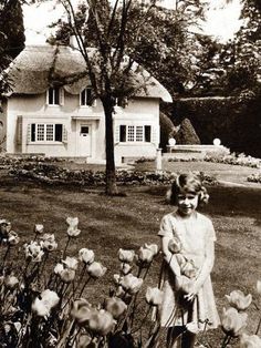 size: 24x18in Photographic Print: Princess Elizabeth, Future Queen Elizabeth II of Great Britain, Windsor, 1930S : Cottage Playhouse, Royal Nursery, Princesa Elizabeth, Royal Lodge, Young Queen Elizabeth, Queen Elisabeth, Wallis Simpson, Wendy House, Mademoiselle Chanel