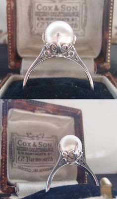 Art Deco Diamond Ring Engagement, Jewellery Shops, Mikimoto Pearls, Body Chains, Old Fashion, Art Deco Diamond, Floral Jewellery, Fashion Ring, Pretty Jewellery