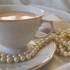 Pearls Aesthetic, Nyc Girl, Cream Aesthetic, Classy Aesthetic, Princess Aesthetic, Beige Aesthetic, Light Academia, Old Money Aesthetic