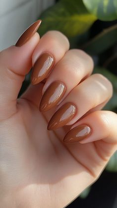 22 Early Fall Nail Colors You’ll Love: Perfect for Any Skin Tone | Lookosm Early Fall Nail Colors, Cinnamon Nails, Nails Inspo Fall, Nail Inspiration Fall, Fall Nail Idea, Nails Ideas Fall, Nail Design Fall, Nails 2022 Fall, Nail Inspo Fall