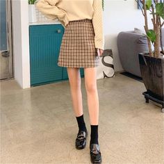 Tan Plaid Skirt Outfit, Short Plaid Skirt Outfit, Aline Skirt Outfit, Plaid Mini Skirt Outfit, Sanrio Outfits, Colorful Summer Outfits, Vintage Summer Outfits, Winter Skirts, Tv Wall Decor Ideas