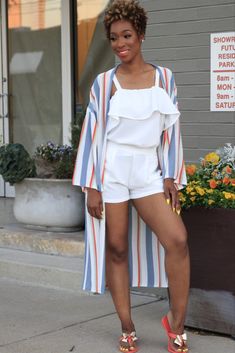 Holly 2 Piece Short Set. Cozy and comfortable linen 2 piece for women is a perfect outfit for everyday or beach holidays. Model is wearing a S Outfit For Everyday, 2 Piece Short Set, Beach Holidays, Beach Holiday, Short Set, Skorts, Perfect Outfit, Short Outfits, Short Sets