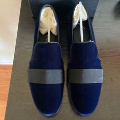 Brand New Pair Of Mens Giuseppe Zanotti Navy Velvet With Grosgrain Detail. These Loafers Are Beautiful! They’re An Italian 43 Which Equates To A Us 10. Super Comfortable And Chic; These Retail For $1,095. Unworn And Comes With The Certilogo, Buy With Confidence! Designer Formal Slip-ons With Rubber Sole, Designer Formal Slip-ons, Velvet Loafers Mens, Black Patent Loafers, Black Leather Dress Shoes, Studded Loafers, Men Slides, Velvet Loafers, Black Leather Dresses