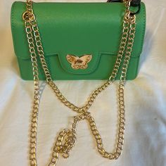 Beautiful Bag Green Bag Green, Green Bag, Beautiful Bags, Green Gold, Woman Colour, Green And Gold, Bag Lady, Green, Women Shopping