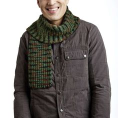 Free Beginner Knit Scarves Pattern For MenBeginners, knit this thoughtful scarf for your favourite guy. Caron Simply Soft Camo lets you achieve a traditionally masculine look with a soft finish. This classically cool piece makes a great gift of warmth for brother, son, dad or partner. Knit For Men, Knitting Pattern Scarf, Camo Scarf, Mens Knitted Scarf, Beginner Knit, Beginner Knit Scarf, Scarf Knitting Pattern, Caron Simply Soft, Scarf Knit