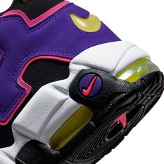 Bold, eye-catching and all about the A-I-R. With a design inspired by high-flying basketball and '90s graffiti art, these kicks can’t help but turn heads off court. Plus, Max Air units in the forefoot, midfoot and heel provide comfortable cushioning to help you feel as good as you look. Real and synthetic leather add durability while oversized graffiti-inspired branding celebrates the streets you walk and the Air you walk on.Originally designed for performance hoops, Max Air units add lightweigh Nike Air More Uptempo 96, Uptempo 96, Nike Air More Uptempo, Nike Air More, Graffiti Art, Synthetic Leather, Walk On, Air Jordan Sneaker, Black Shoes