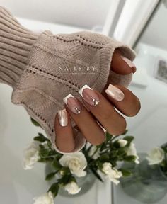 Autumn Nail Ideas, Country Fest, French Tip Manicure, Autumn Nail, Chrome Nails Designs, Nude Nail Designs, Nails Desing