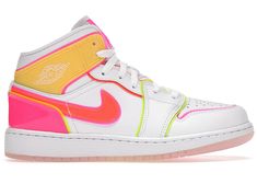 Jordan 1 Mid Edge Glow, Rosa Jordans, Neon Nike Shoes, Cute Jordans, Pink Jordans, Pretty Sneakers, Shoes For School, Trendy Shoes Sneakers, Nike Shoes Girls