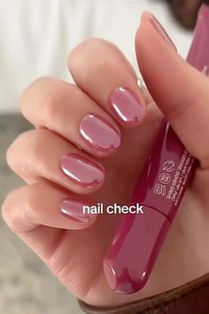 Aesthetic Biab Nails, That Girl Nails Short, Gel Nails Pink Chrome, Colored Short French Tip Nails, Nail Color That Makes You Look Tan, Almond Glazed Nails, Nails Cool Girl, Minimalist Neutral Nails, Simple Metallic Nails