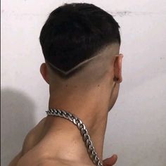 V Drop Fade, Mid Fade Em V, Mid Fade En V, Triangle Haircut, V Fade, Hard Part Haircut, V Cut Hair