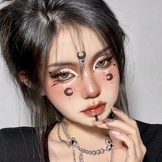 Aesthetic Festival, Egirl Makeup, Rude People, Halloween Makeup Pretty, Cute Eye Makeup, Anime Makeup, Witch Makeup, Face Art Makeup, Graphic Makeup