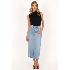 This midi length denim skirt is the perfect choice for a chic, feminine look. With a front zip fly and button close, you'll love how comfortable and secure it feels. Whether it's for work or play, you can be sure to look your best in this midi length denim skirt. Denim Skirt And Boots Outfit, Denim Bodycon Skirt, Summer Boots Outfit, Jean Midi Skirt, Pink Denim Skirt, Loft Fashion, Style Inspiration Spring Summer, Denim Skirt Fashion, Petal And Pup