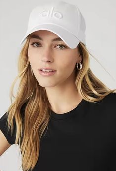 White Cap Outfit, Yoga Marketing, Cap Outfit, Sweat Set, Woman Back, Dad Cap, White Caps, Dad Caps, Back Women