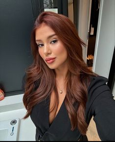 Hair For Red Skin Tone, Dark Hair Fall Colors, Dark Roots Auburn Hair Balayage, Hair For Brown Skin Tone, Copper On Brown Skin, Hair Color Ideas Tan Skin, Types Of Red Hair Shades, Wine Bar Outfit Night