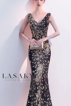 Lasaky - Elegant Evening Wear: Exquisite Long Bridal Fishtail Gown with Perfect Fit Black Dress For Festive Banquet, Black Dress For Banquet And Festive Occasions, Festive Black Dress For Banquet, Festive Black Banquet Dress, Glamorous Black Festive Gown, Formal Fishtail Gown For Party Season, Black Fishtail Gown For Banquet, Black Festive Evening Dress For Gala, Black Fishtail Evening Dress For Banquet