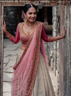 Lehanga Shawl Wearing Style, Blouse Designs Latest 2023, Shirt Blouses With Lehenga, Half Saree For Engagement, Dhawani Designs, Wedding Lehenga Blouse Designs, Blouse Design Lehenga, Wedding Lehenga Blouse