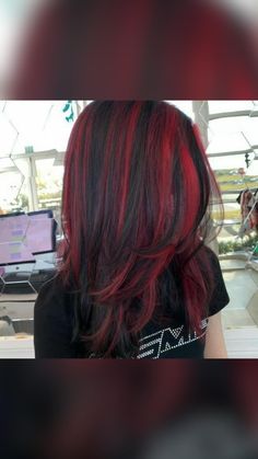 Red Hair Streaks, Red Hair With Highlights, Black Red Hair, Hair Color Underneath, Red Hair Inspo, Hair Color Streaks