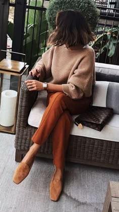 Earth Tones for Fall. Stil Boho, Outfit Chic, Traje Casual, Fashion Trends Winter, Mode Casual, Work Style, Winter Mode, Fall Winter Style, Casual Winter Outfits