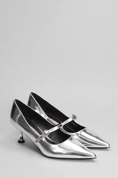 Pumps in silver leather, pointed toe, single strap, heel 55mm, 100% leather, leather sole, Made in Italy Valentino Garavani Bag, Saint Laurent Shoes, Womens Shoes High Heels, Leather High Heels, Footwear Design Women, Sneaker Wedge, High Heel Pumps, Beautiful Shoes, Manolo Blahnik