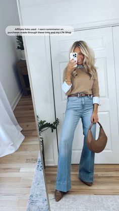 Flair Jeans Outfit, Styling Wide Leg Jeans, How To Style Wide Leg Jeans, Cropped Jeans Outfit, Style Wide Leg Jeans, Dressy Jeans, Wide Legged Jeans, Looks Jeans