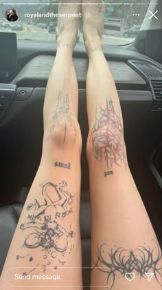 People With Tattoos, Emo Tattoos, Tattoos Mandala, Sick Tattoo, Tattoos Geometric, Tattoos Skull, Knee Tattoo, Nail Tattoo