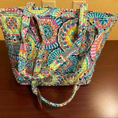 Brand New With Tags!!!!! Vera Bradley “Small Vera Tote”. Beautiful Bright Pattern With Lotsof Great Pockets Inside For Organizing! Colorful Spring Travel Shoulder Bag, Colorful Everyday Bags For Spring, Colorful Casual Shoulder Bag For Spring, Casual Colorful Shoulder Bag For Shopping, Straw Beach Tote, Vera Bradley Disney, Vera Bradley Tote Bags, Yellow Quilts, Green Tote Bag