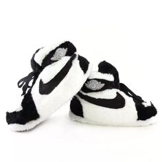 Brand New Fun And Comfy Unisex One Size Fits All Air Jordan's Jordan Slippers, Nike Slippers, Fluffy Shoes, Bedroom Slippers, Nike Air Jordans, High Top Sneaker, Sneaker Slippers, House Shoes, Sneakers Shoes