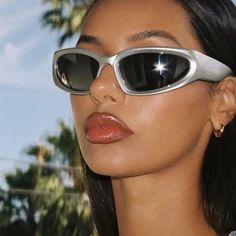 Swift Oval Futuristic Sunglasses Silver Sunglasses For Summer Streetwear, Futuristic Sunglasses For Summer Outdoor, Futuristic Tinted Sunglasses For Summer, Y2k Sunglasses, Silver Sunglasses, Steampunk Sunglasses, نظارات شمسية, Stylish Glasses, Estilo Punk