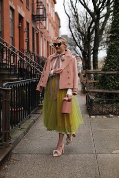 Walking Down The Street, Atlantic Pacific, Sunday Style, J Crew Style, Pink Suit, Valentine's Day Outfit, Looks Chic, 가을 패션, Fashion 2020