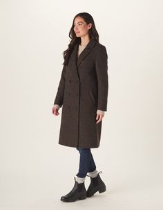 Warm, classic, and refined, the Pop Coat is our take on the classic wool overcoat. Heavy weight and long, it'll keep you as warm as it does iconic, with a double-breasted lapel and deep pockets. Wear it with date-night attire, or whatever you throw on to go to the store. The Pop Coat is an instant glow-up. Overshirt Women, Brand Pop, Wool Overcoat, Henley Sweater, Clothes Ideas, Everyday Dresses, Fall Shopping, Outerwear Sweater, Shirt Accessories