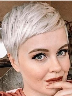 #pixiecuts #cottonpixiecuts #haircutsforgirls Best Trendy Cotton Pixie Haircut For Girls On this, you will find100+ Amazing collections of Cotton pixie haircuts ideas and how Bob Haircuts guide Hottest Chin-length Graduated Bob Haircuts https://youtu.be/2g4diEbyrnY Hairstyles Long Hair || long hairstyle girl for wedding https://youtu.be/vMFw_bJHPgY Sarahb.h Hair, Pixie Haircut Grey, Pixie Grey Hair, Cropped Pixie Haircut, Short Pixie Styles, Very Short Pixie Haircut, Cropped Hairstyles