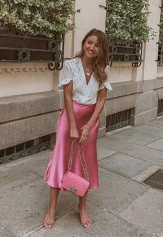 Pink Satin Skirt, Pink Skirt Outfits, Midi Skirt Outfit, Satin Midi Skirt