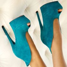 London Trash Open Toe Suede Heels In Teal. Upswept Vamp And 6 Inch Heel With 1 1/2 Inch Platform. Sold Out! There Are Some Spots On Inside On Shoes, Not Noticeable When Worn.. New In Box. Blue High Heels, Hot Heels, Killer Heels, Fabulous Shoes, Hot Shoes, Crazy Shoes, Dream Shoes, Shoe Obsession, Shoe Lover