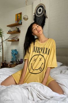 973a5f0ccbc4ee3524ccf035d35b284bdesc45028721ri Destroyed T Shirt, Vintage Band Tees, Graphic Tees Vintage, Urban Dresses, Tees For Women, Graphic Tees Women, Nirvana, Aesthetic Outfits, Look Fashion