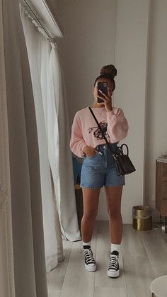 Look Grunge, Outfits With Converse, Tomboy Style Outfits, Looks Black, Causual Outfits, Baggy Pants, Casual Chic Outfit, Tomboy Fashion, Curvy Outfits