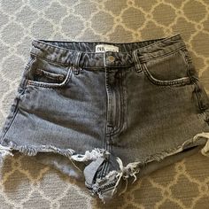 Great Condition, Never Worn Out Short Jeans Cea, Cheap Zara Women's Shorts, Zara High Waist Shorts, Zara Casual Gray Bottoms, Casual Gray Zara Bottoms, Zara High Waist Gray Bottoms, Gray High-rise Shorts For Summer, Gray High Rise Shorts For Summer, Gray High-rise Summer Shorts