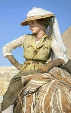 1930s Adventure Aesthetic, Desert Explorer Outfit, Edwardian Adventurer, Female Explorer Outfit, Vintage Safari Outfit, Female Archeologist, 1900s Hats, Desert Aesthetic Fashion, Female Explorer